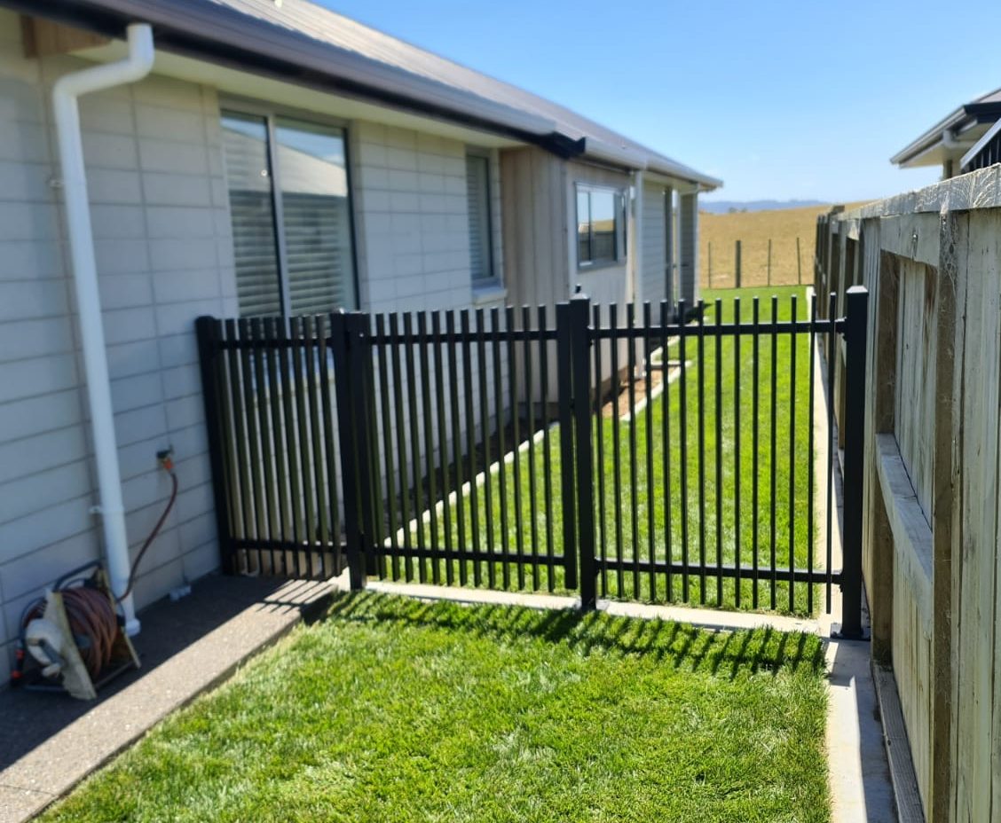 Modern Fence Supplies 3D Vertical Bar Panels