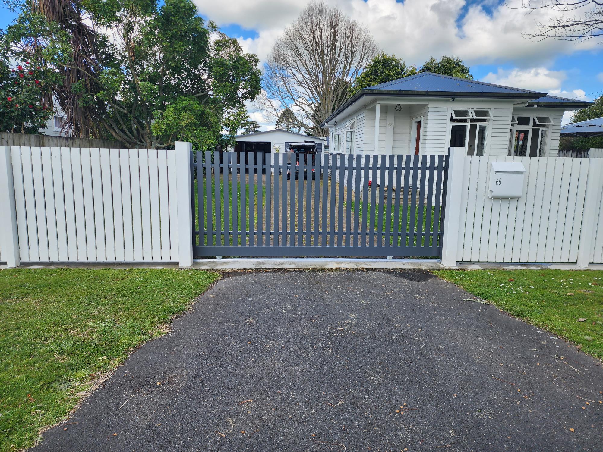 Curved Sliding Gate