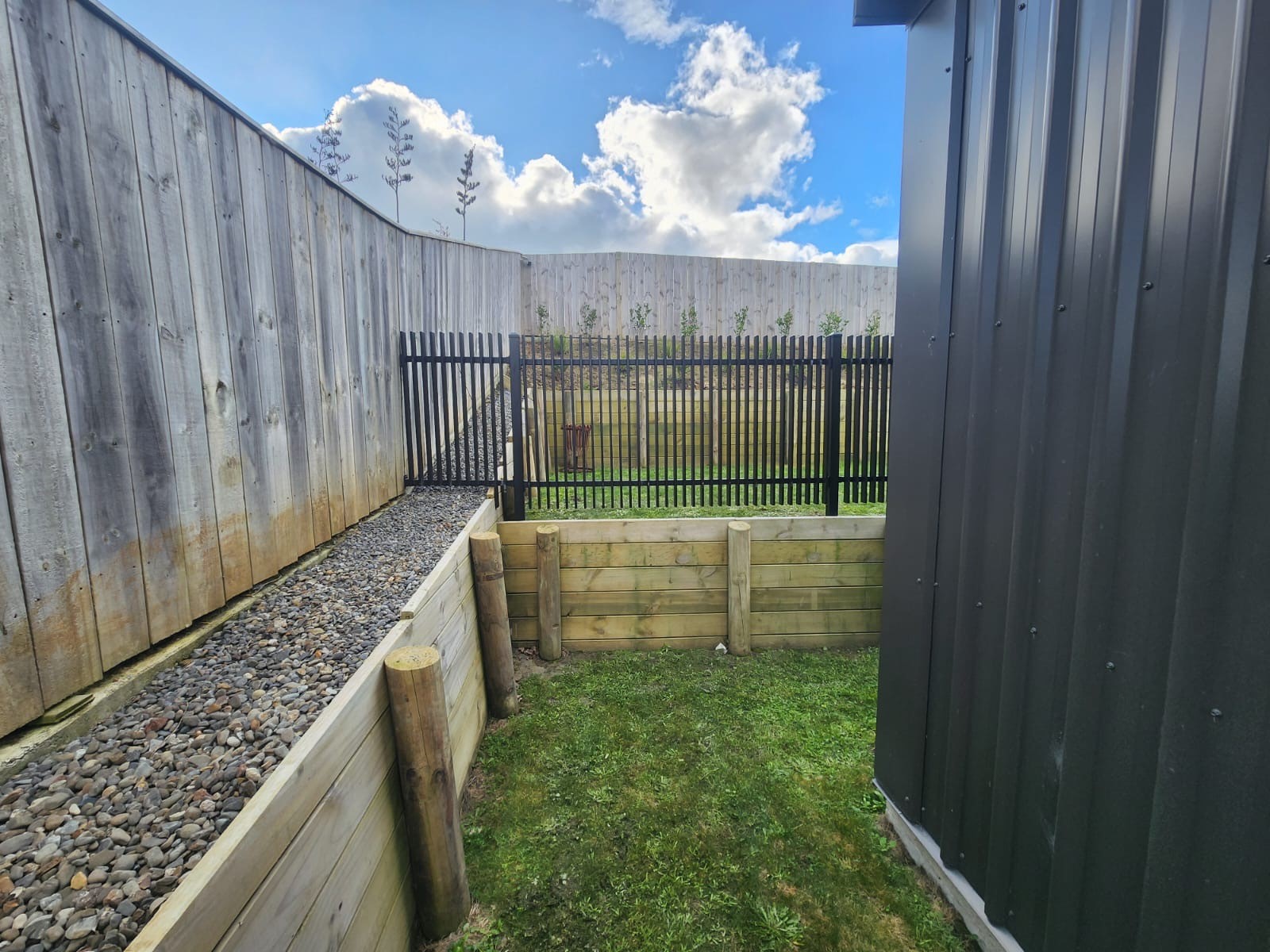 Modern Fence Supplies 3D Vertical Bar Panels